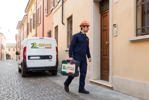 Tecnico 2B Service durante un pronto intervento a Ferrara e Bologna
